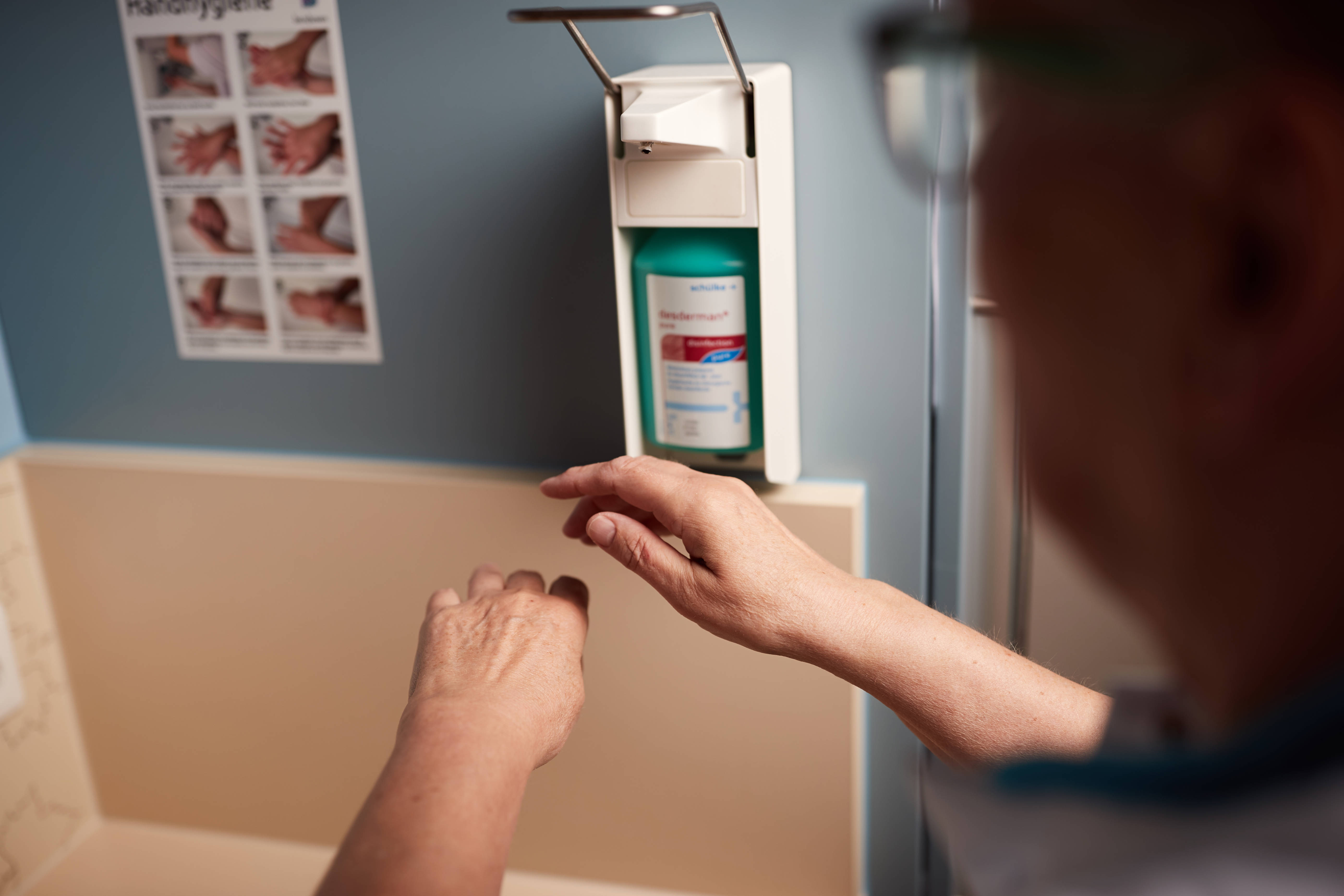 Ziekenhuis_handen desinfecteren_hygiënisch werken