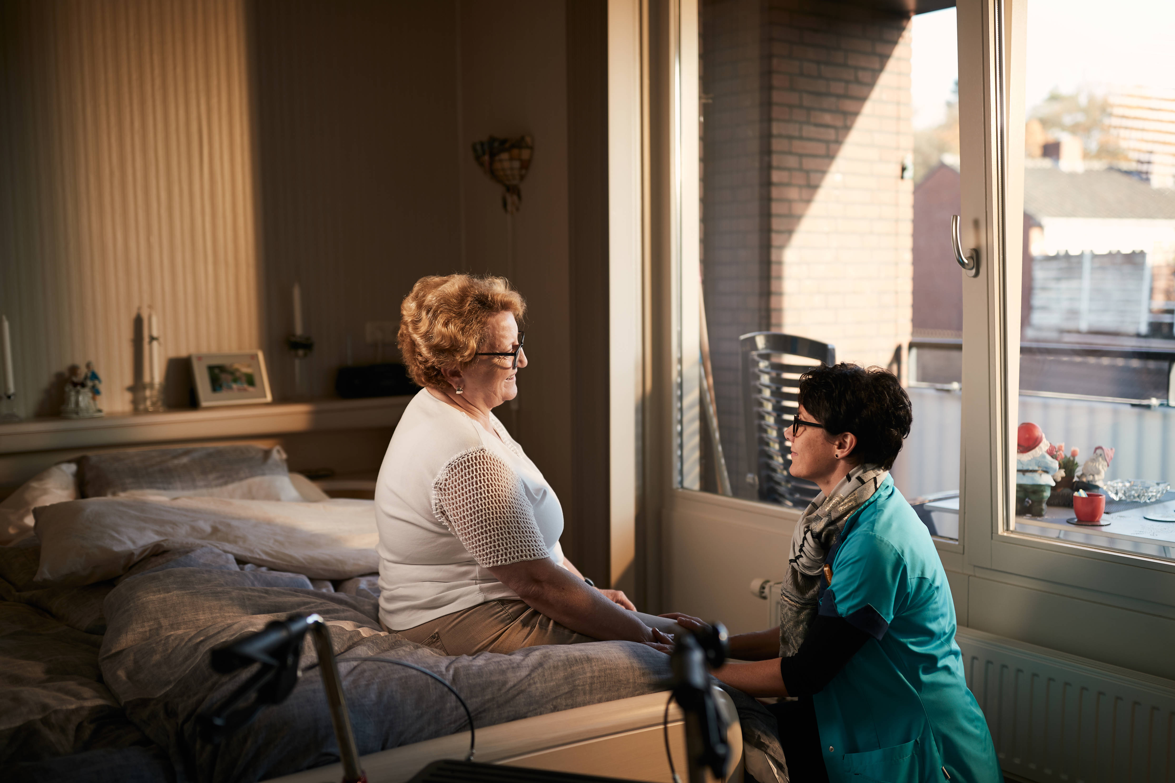 Wijkverpleging_verpleegkundige_oudere dame